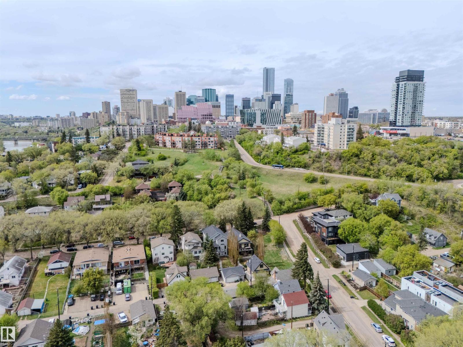 Photo 68 of 10067 93 St Nw, Edmonton AB