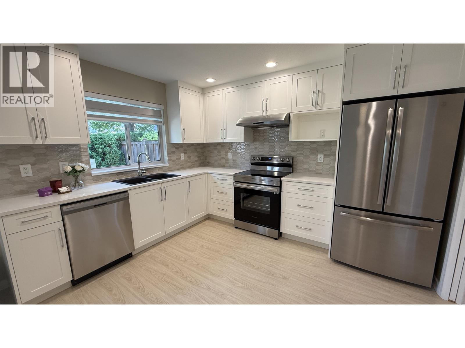 Photo 5 of 3 10000 Fisher Gate, Richmond BC