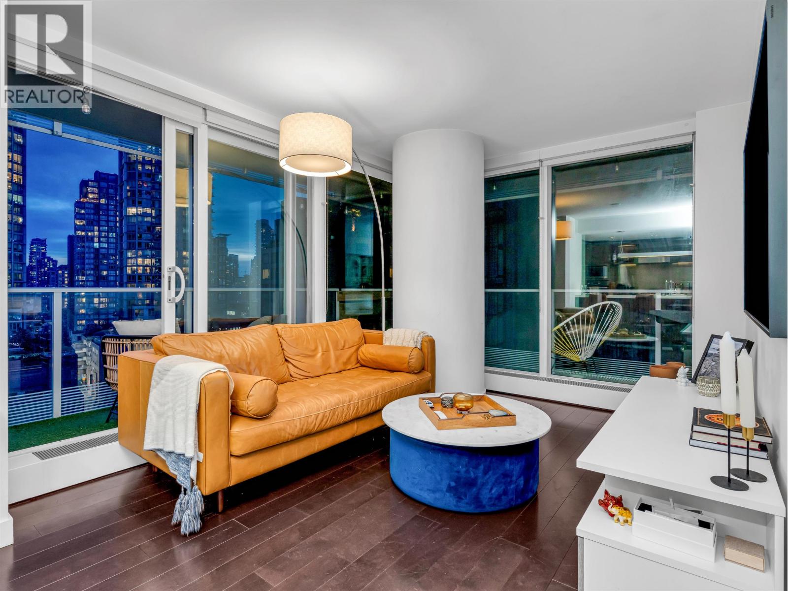 Photo 10 of 1001 777 Richards Street, Vancouver BC