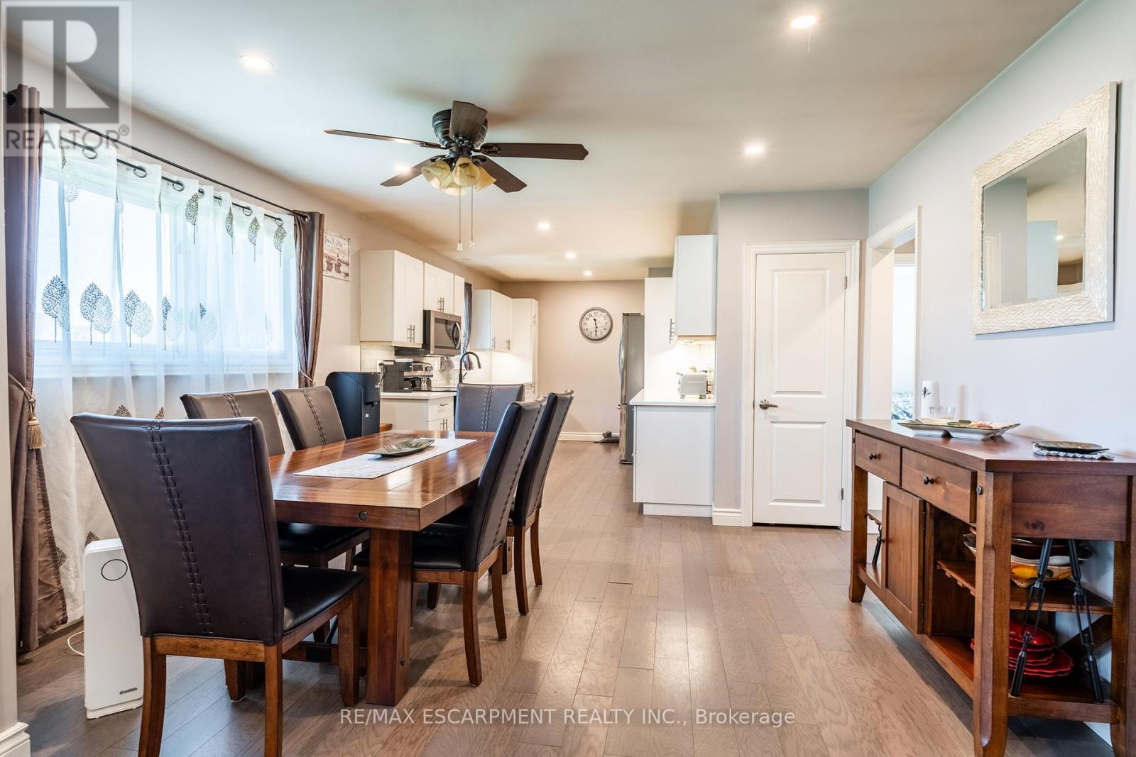 Photo 23 of 258 Oakhill Drive, Brantford ON