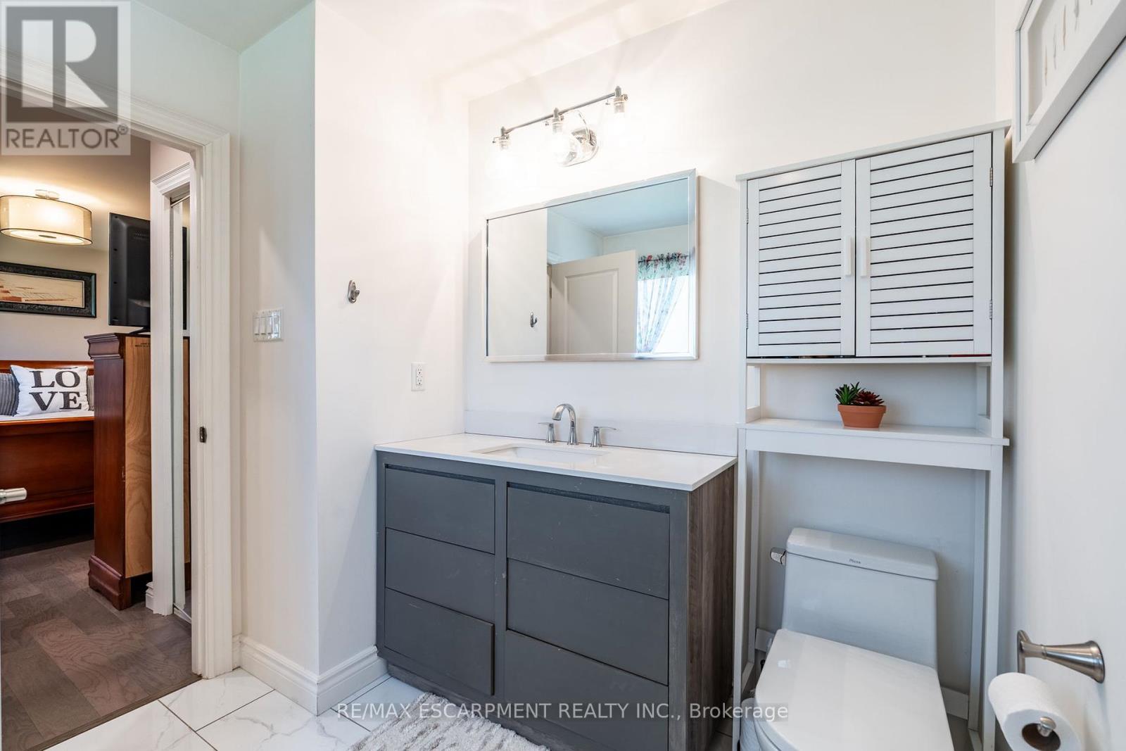 Photo 1 of 258 Oakhill Drive, Brantford ON