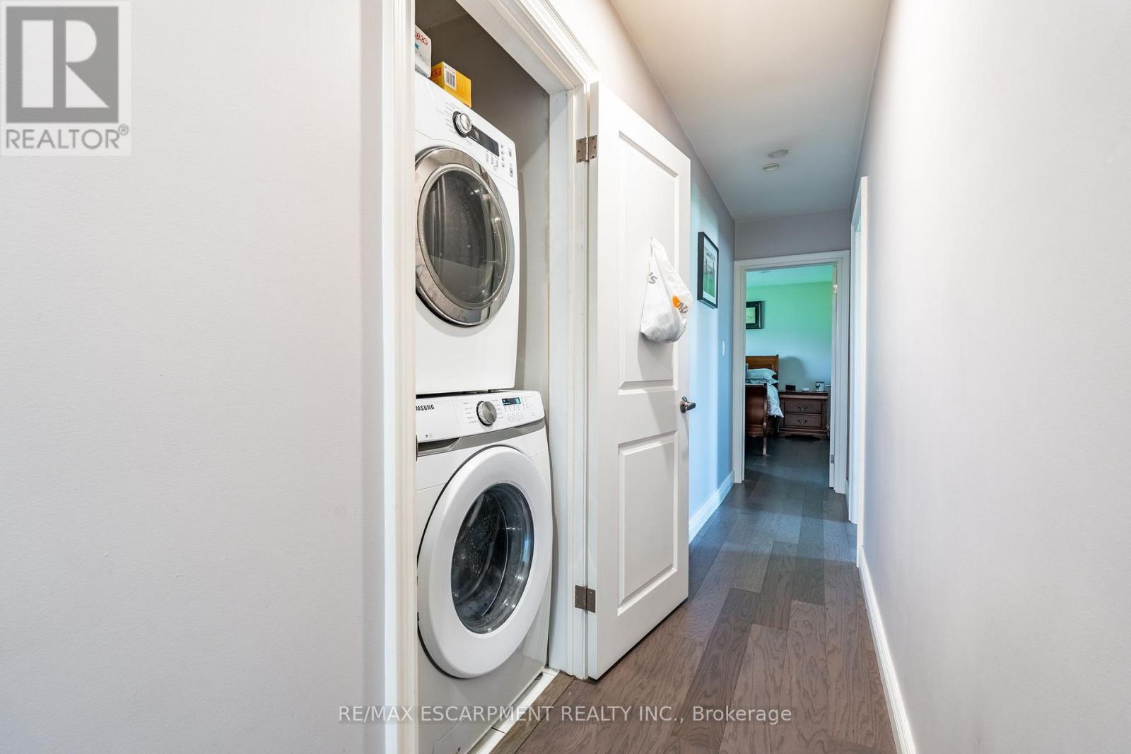 Photo 20 of 258 Oakhill Drive, Brantford ON