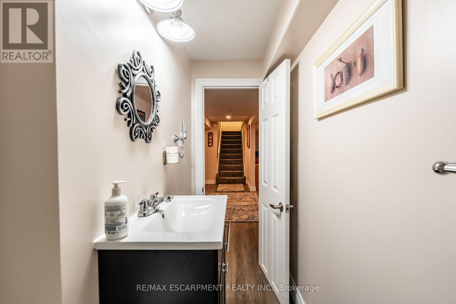 Photo 25 of 258 Oakhill Drive, Brantford ON