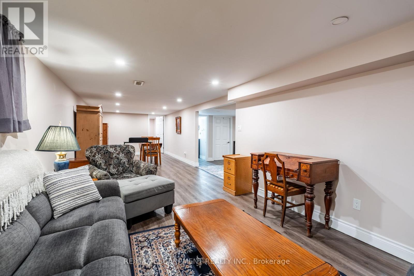 Photo 41 of 258 Oakhill Drive, Brantford ON