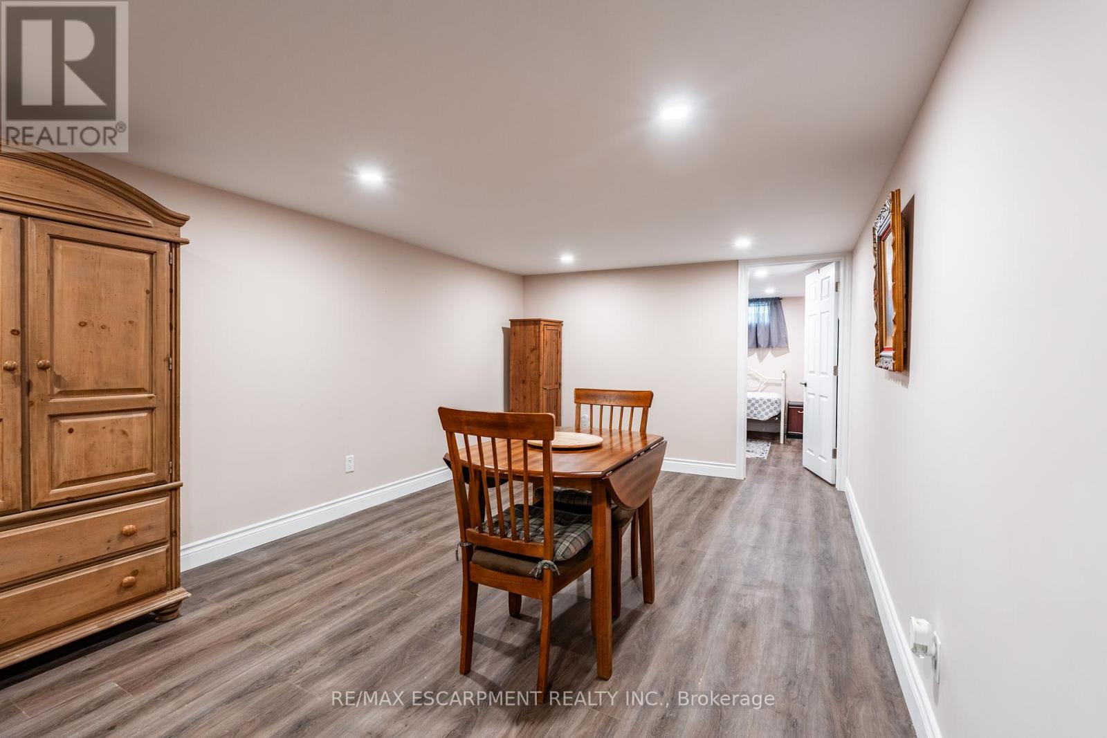 Photo 15 of 258 Oakhill Drive, Brantford ON