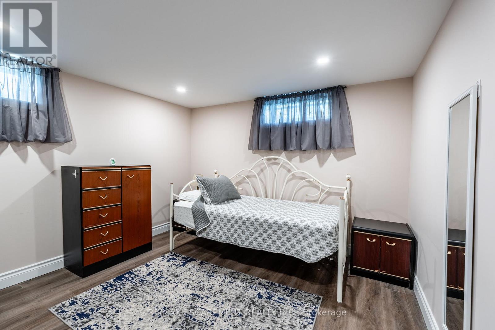 Photo 34 of 258 Oakhill Drive, Brantford ON