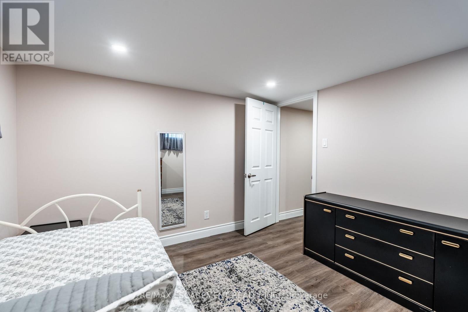 Photo 27 of 258 Oakhill Drive, Brantford ON