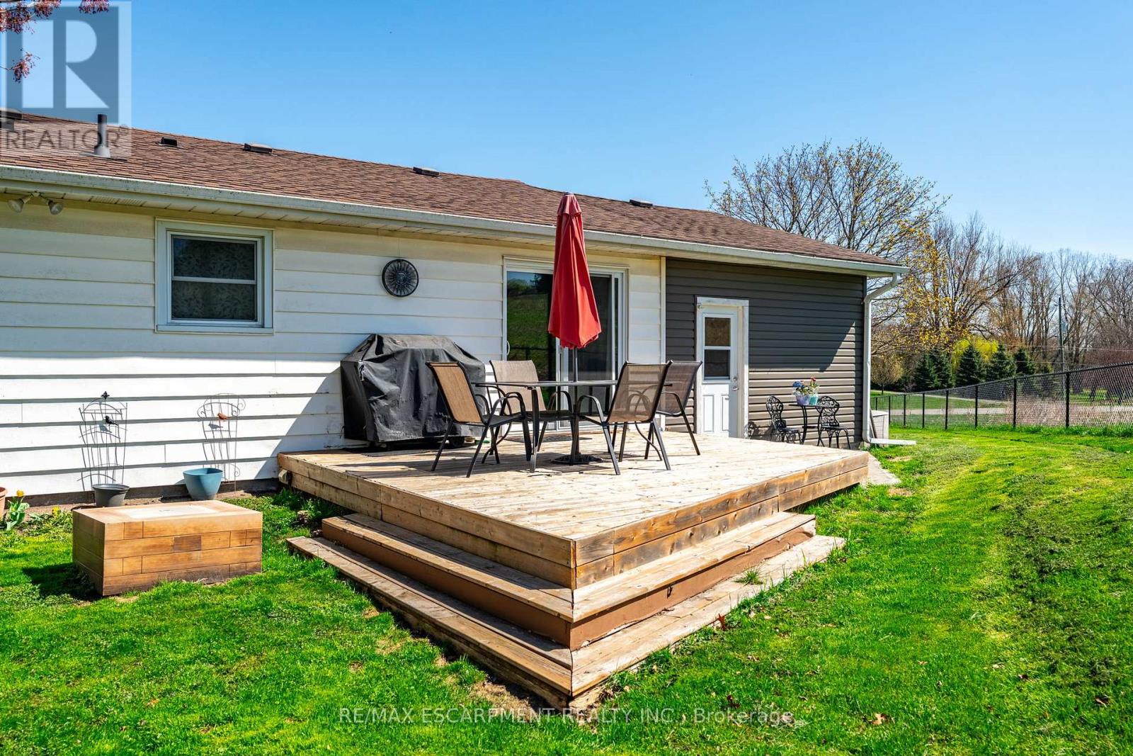 Photo 16 of 258 Oakhill Drive, Brantford ON