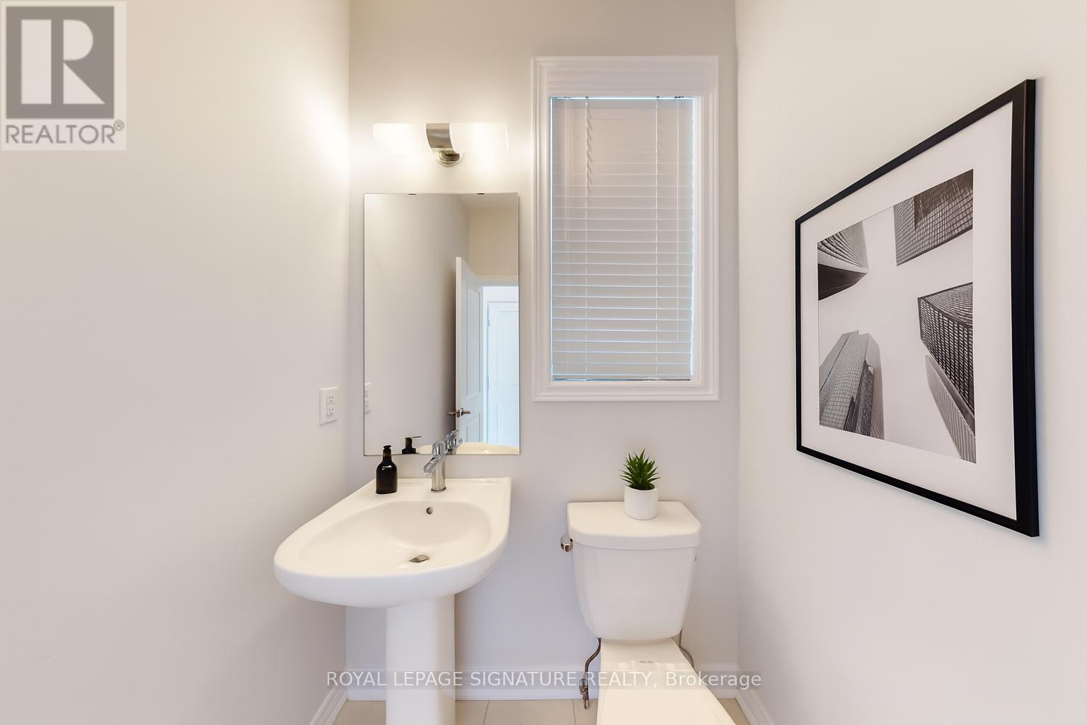 Photo 15 of 37 10 Birmingham Drive, Cambridge ON