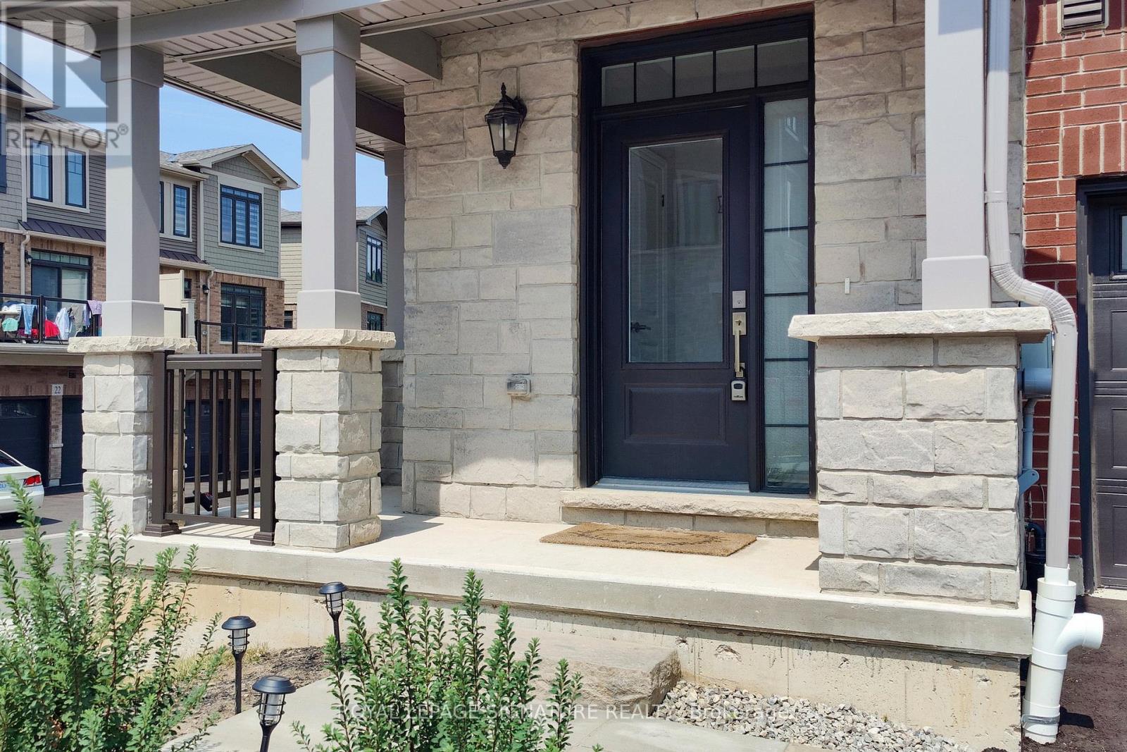 Photo 19 of 37 10 Birmingham Drive, Cambridge ON