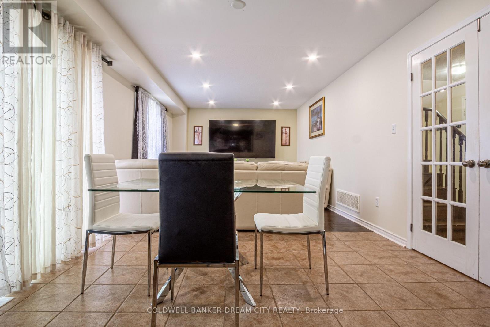 Photo 6 of 189 Powell Road, Brantford ON