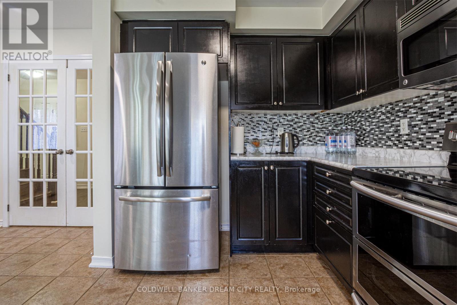 Photo 18 of 189 Powell Road, Brantford ON