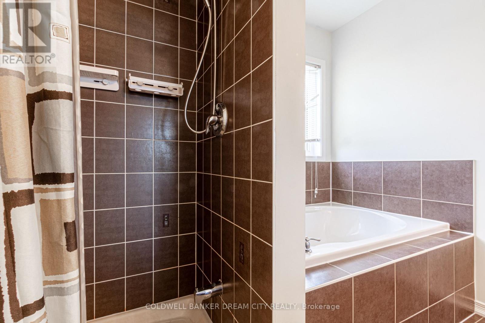 Photo 3 of 189 Powell Road, Brantford ON