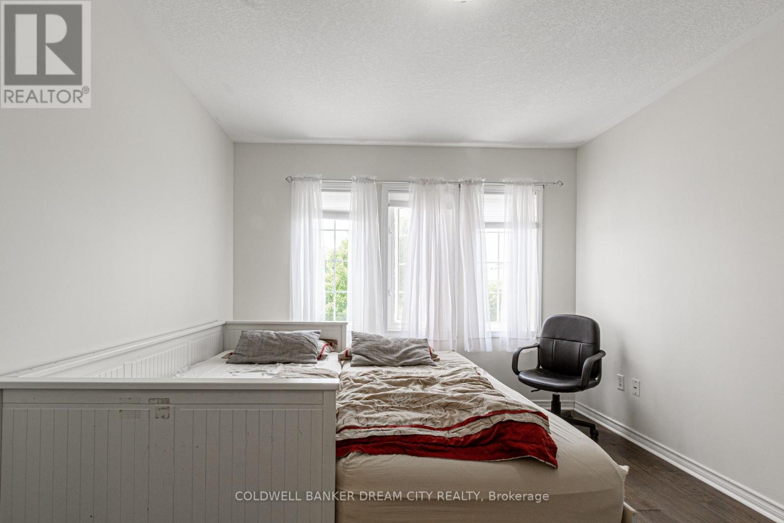 Photo 19 of 189 Powell Road, Brantford ON