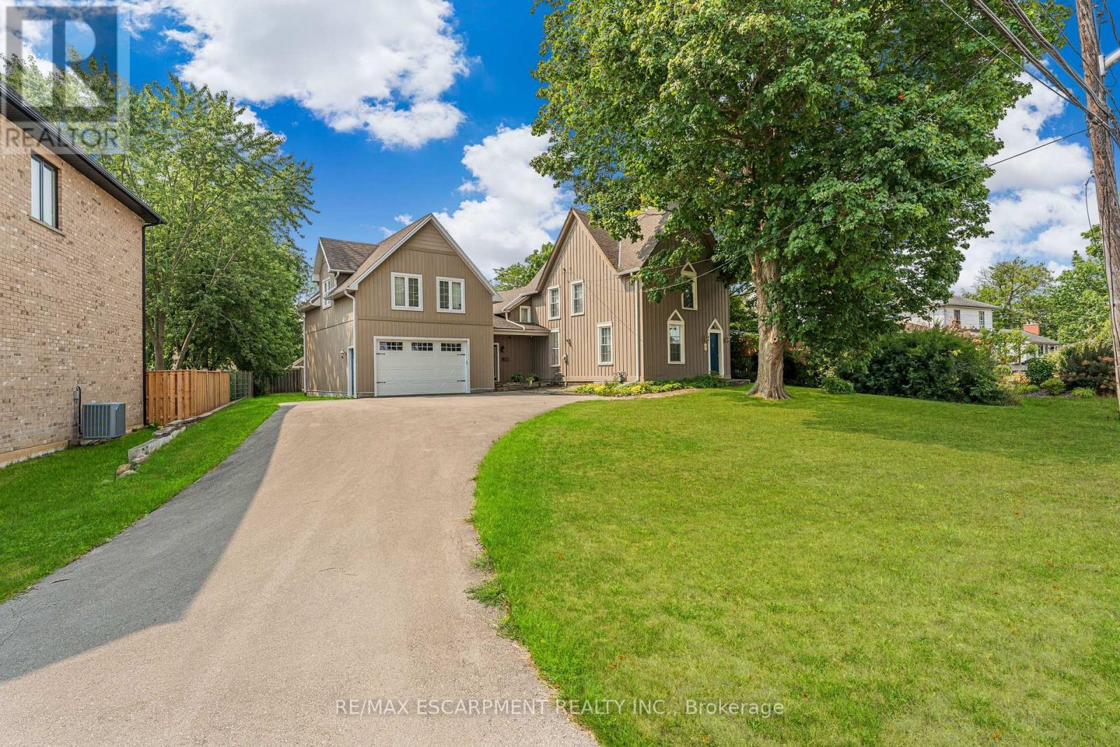 Photo 2 of 124 Colver Street, West Lincoln ON