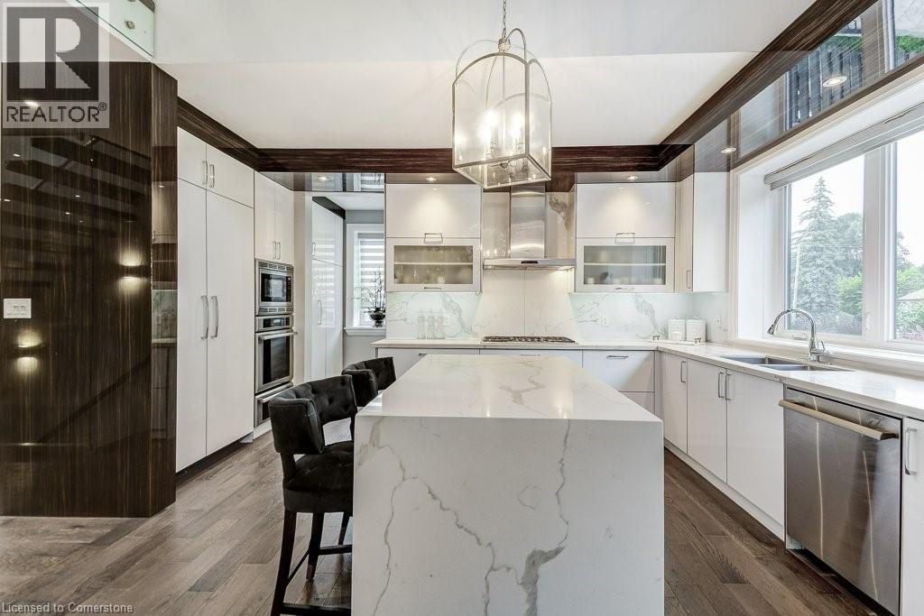 Photo 16 of 489 Willis Drive, Oakville ON