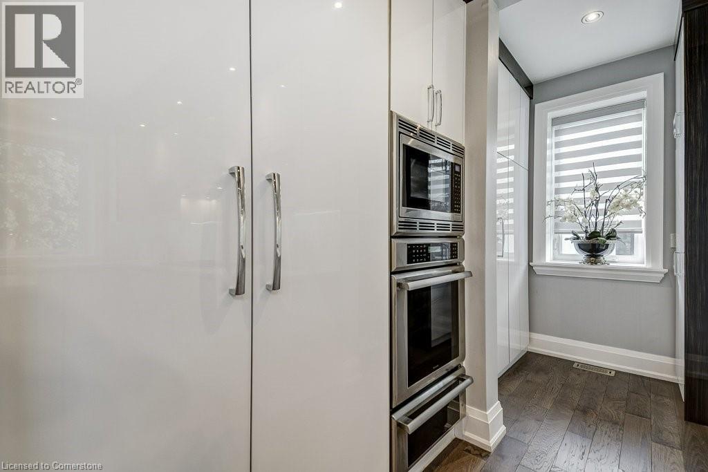Photo 1 of 489 Willis Drive, Oakville ON