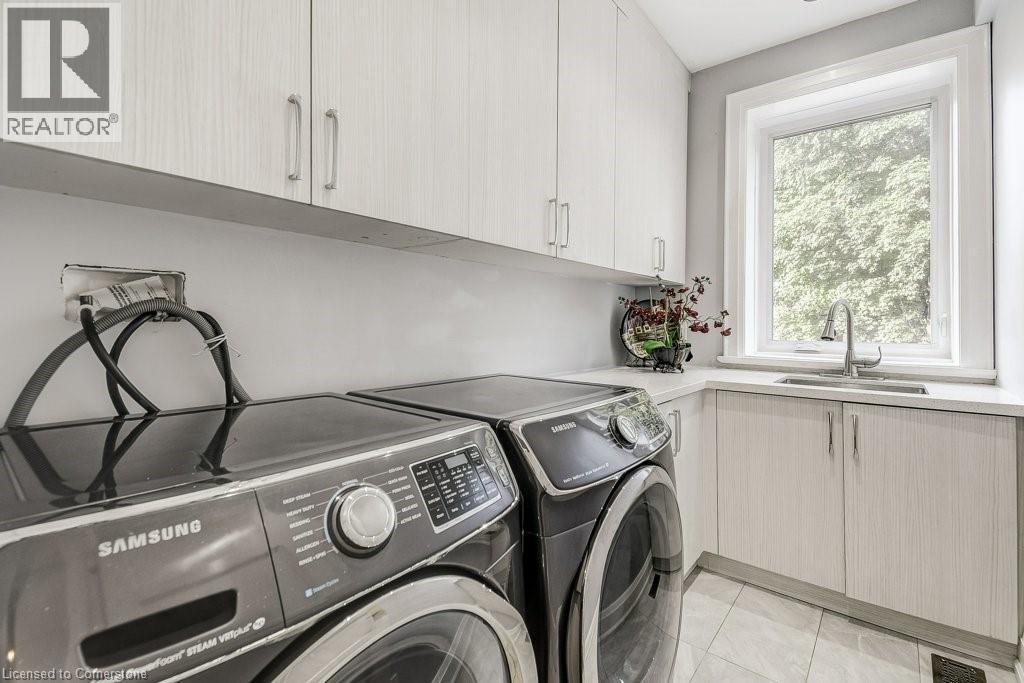 Photo 13 of 489 Willis Drive, Oakville ON