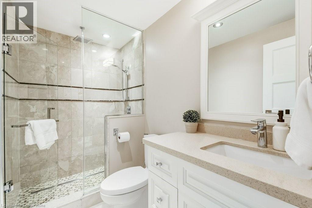 Photo 26 of 489 Willis Drive, Oakville ON