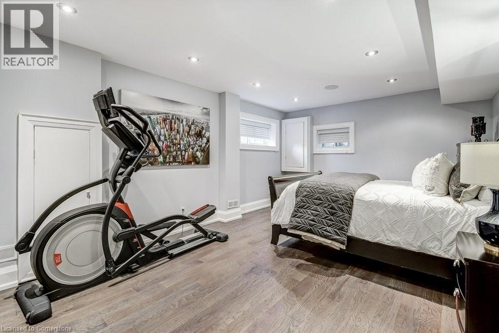 Photo 31 of 489 Willis Drive, Oakville ON