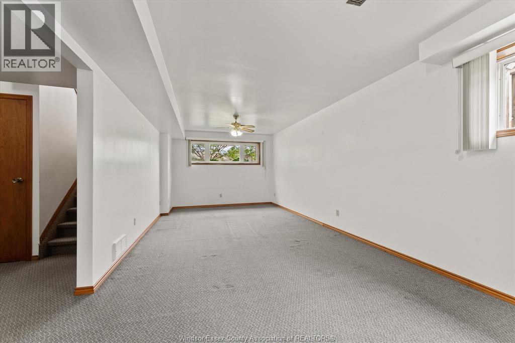 Photo 15 of 2913 Robillard Cres, Windsor ON