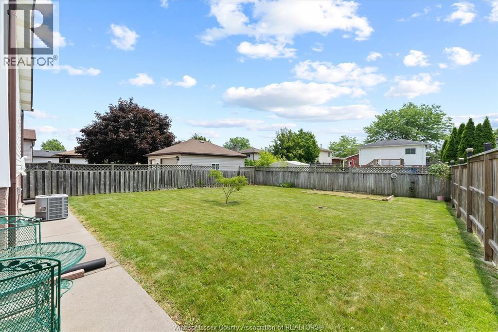 Photo 21 of 2913 Robillard Cres, Windsor ON