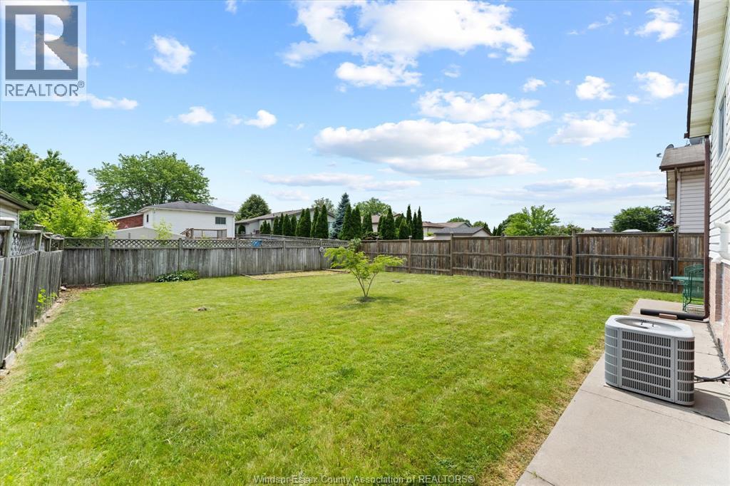 Photo 22 of 2913 Robillard Cres, Windsor ON