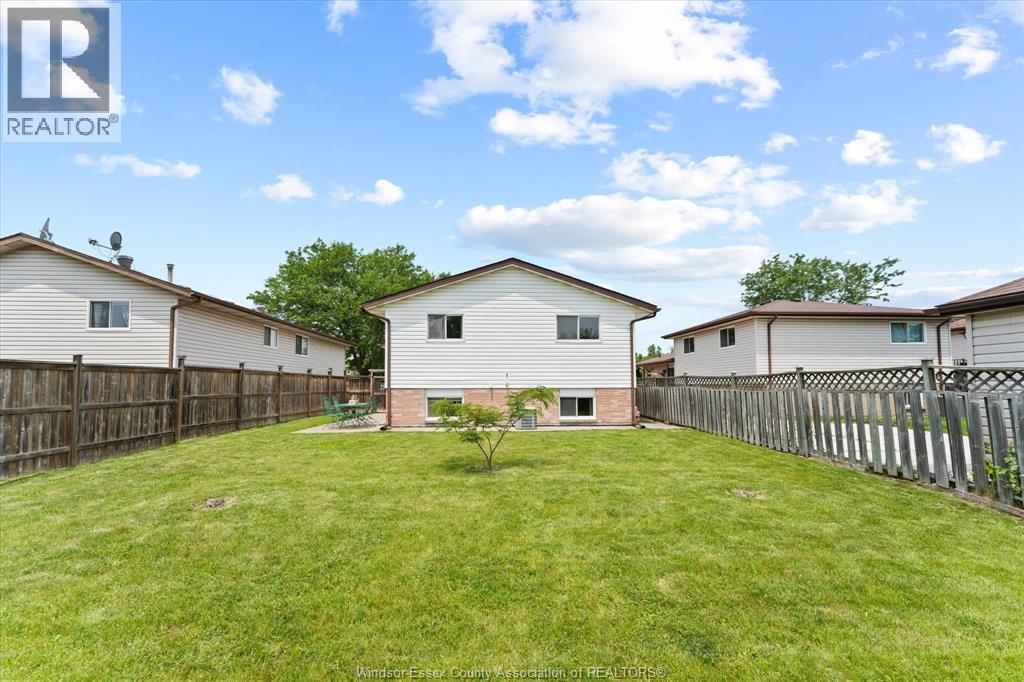Photo 24 of 2913 Robillard Cres, Windsor ON