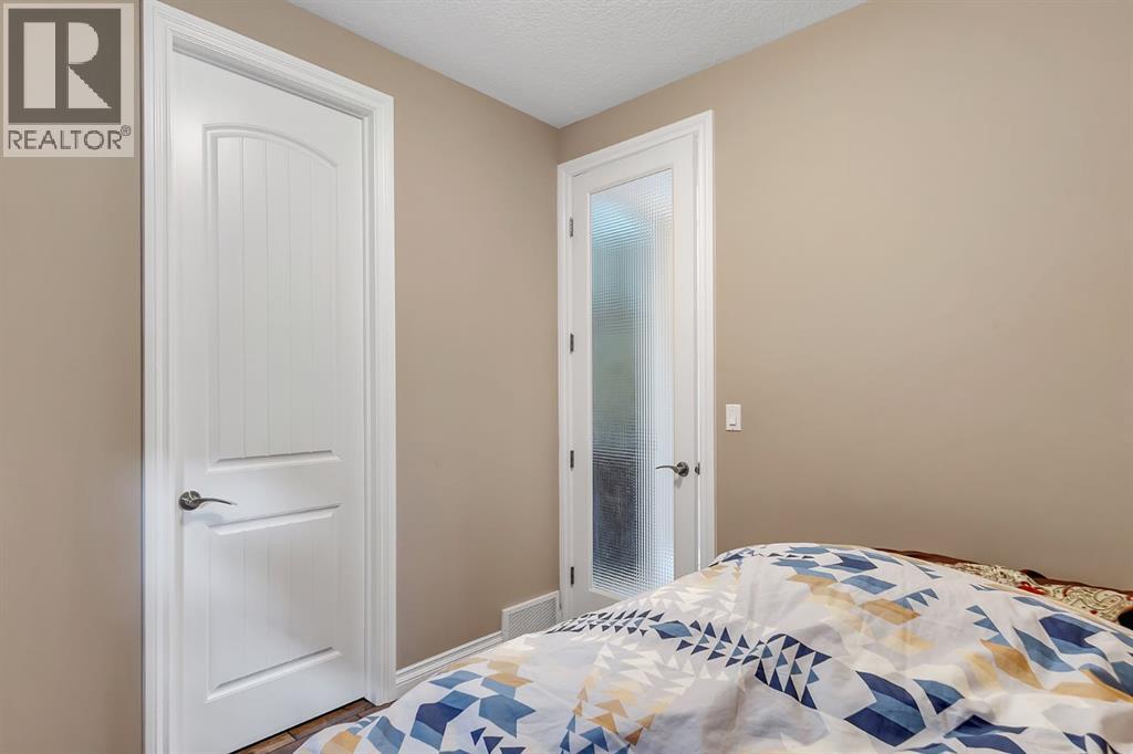 Photo 8 of 40 Baywater Court Sw, Airdrie AB