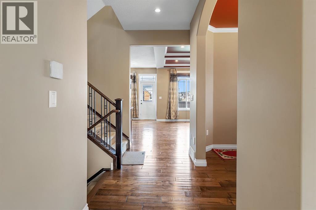 Photo 9 of 40 Baywater Court Sw, Airdrie AB