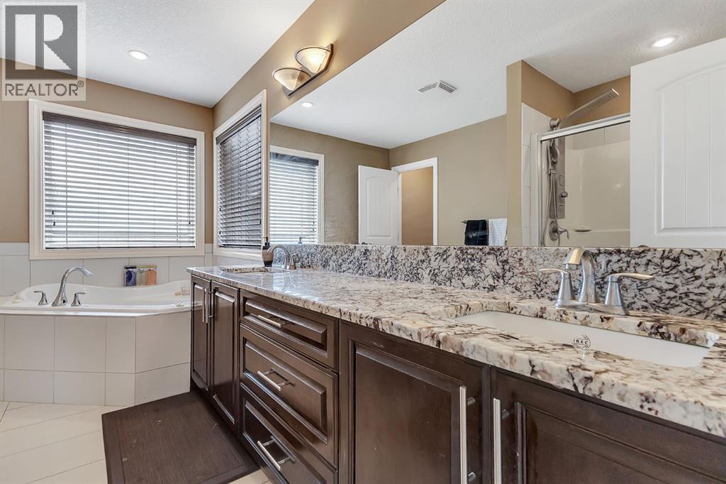 Photo 23 of 40 Baywater Court Sw, Airdrie AB