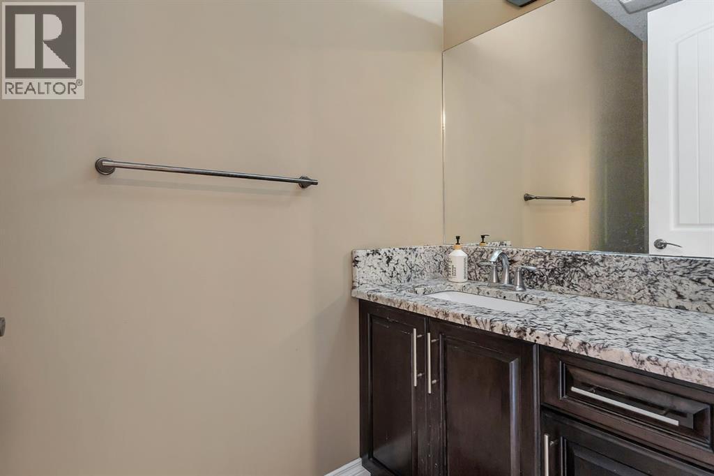 Photo 7 of 40 Baywater Court Sw, Airdrie AB