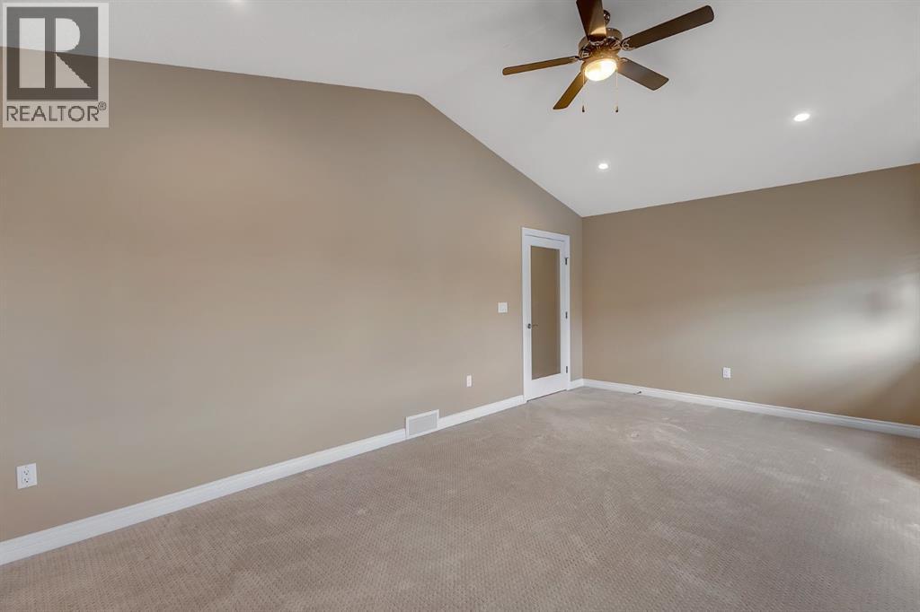 Photo 36 of 40 Baywater Court Sw, Airdrie AB