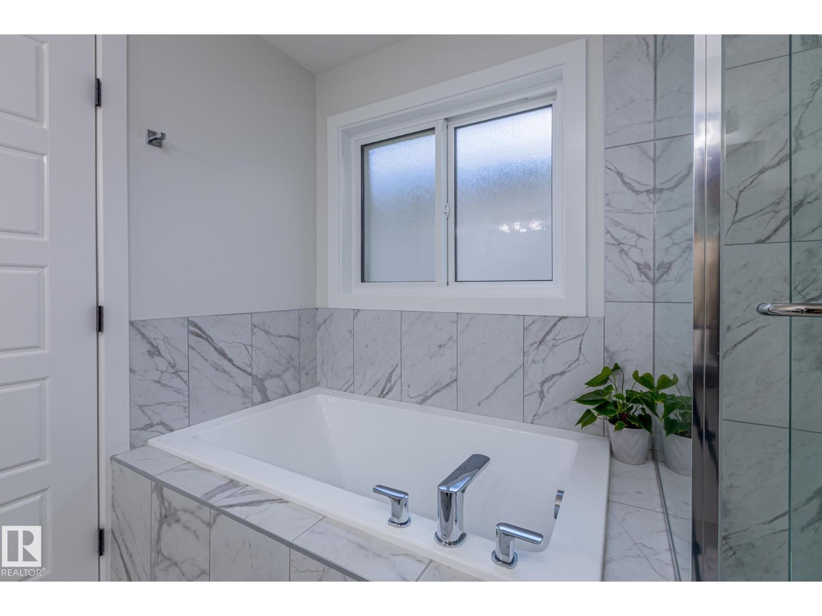 Photo 34 of 18204 94 St Nw, Edmonton AB