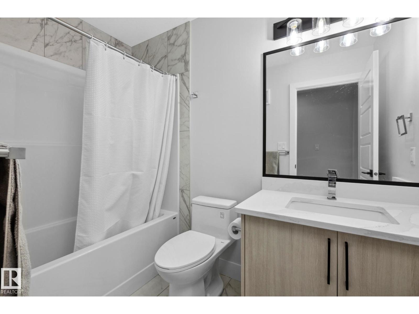 Photo 12 of 18204 94 St Nw, Edmonton AB