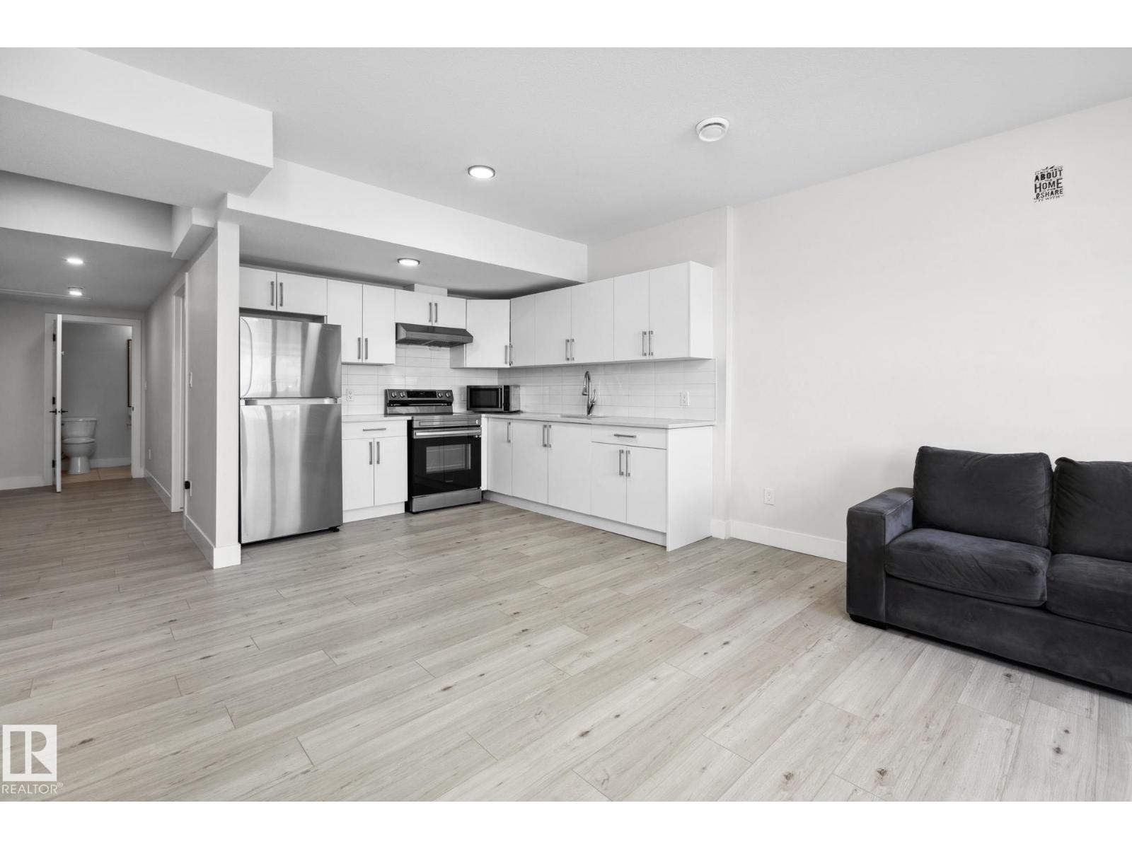 Photo 27 of 18204 94 St Nw, Edmonton AB