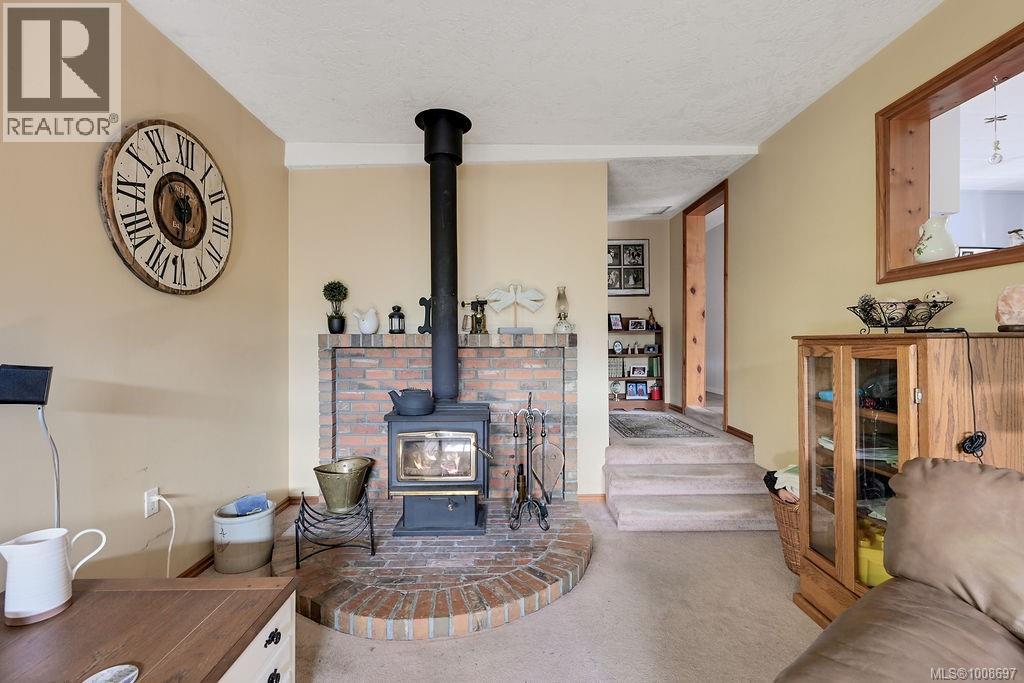 Photo 9 of 1015 Cowerd Rd, Cobble Hill BC