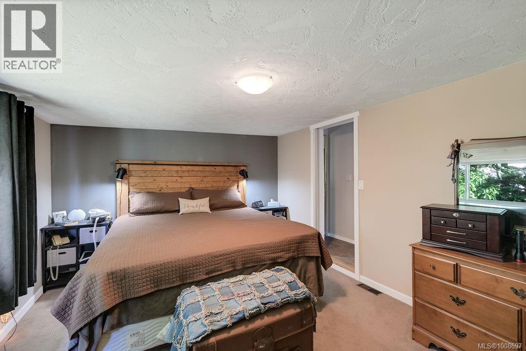 Photo 11 of 1015 Cowerd Rd, Cobble Hill BC