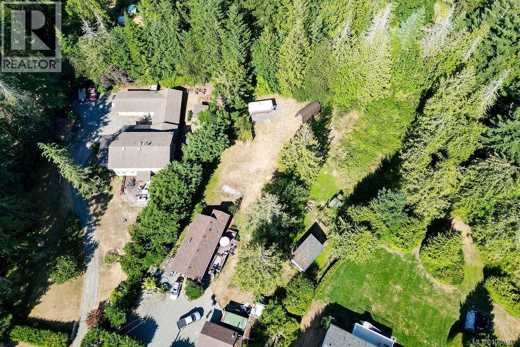 Photo 8 of 1015 Cowerd Rd, Cobble Hill BC