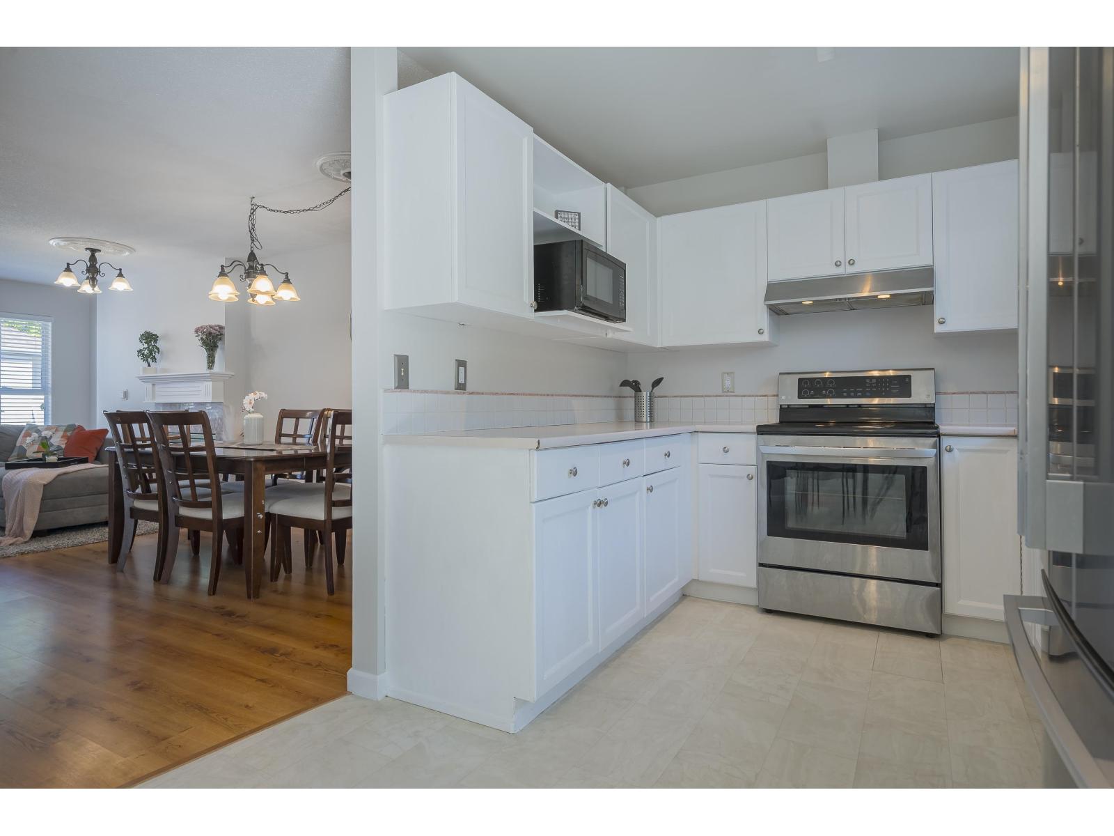 Photo 11 of 82 8716 Walnut Grove Drive, Langley BC