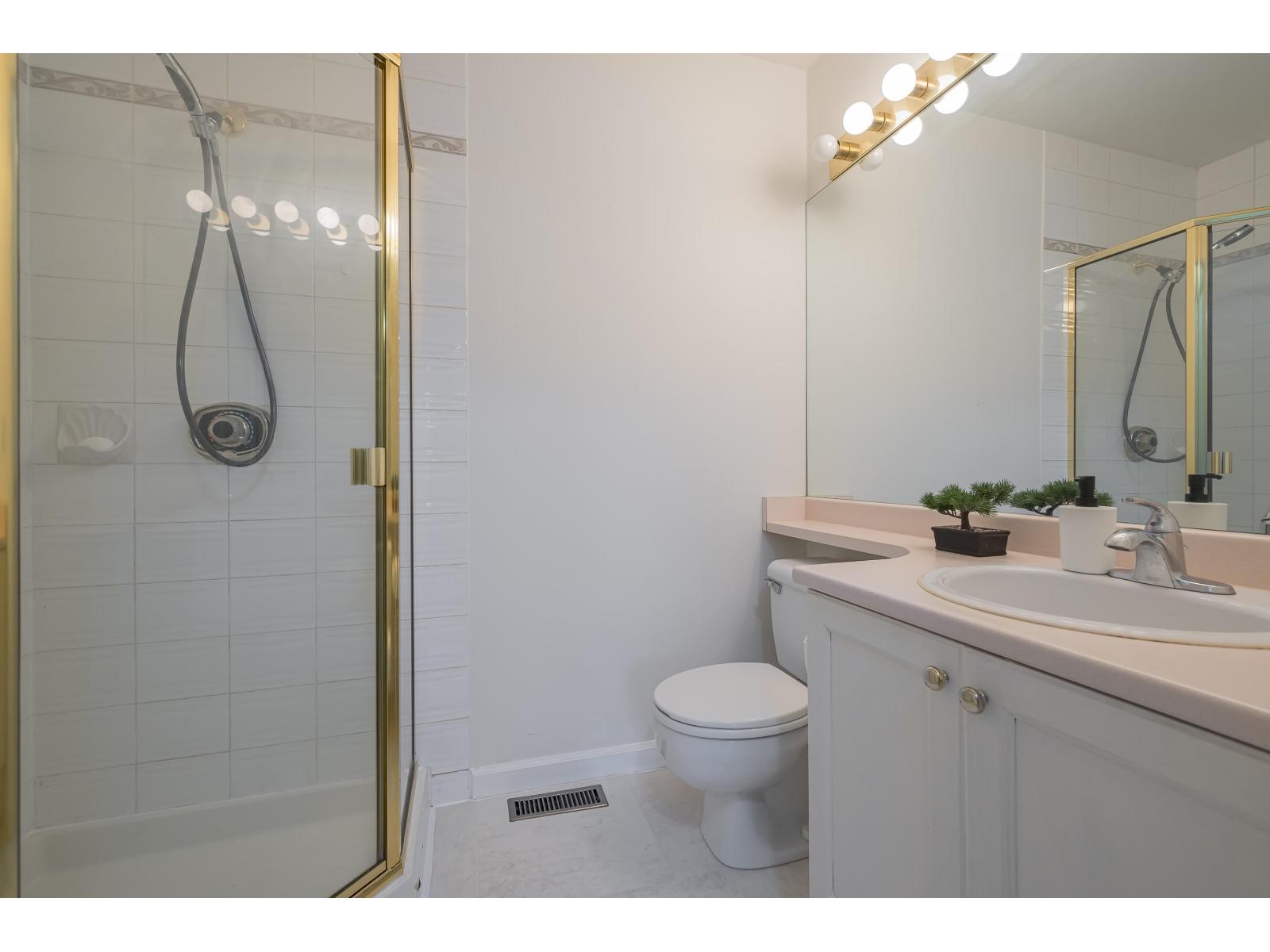 Photo 17 of 82 8716 Walnut Grove Drive, Langley BC