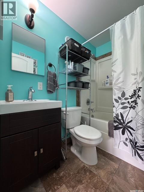 Single Family House Bungalow for Sale in  Bell STREET Swift Current 
