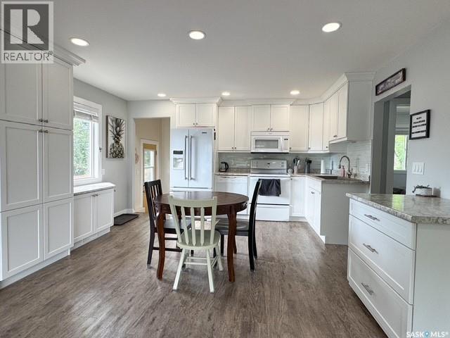 Single Family House Bungalow for Sale in  Bell STREET Swift Current 