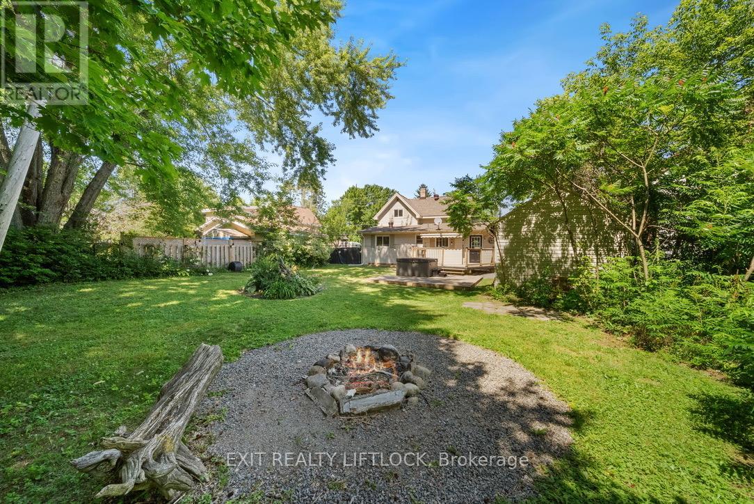 Photo 2 of 236 Hiram Street, Bracebridge ON