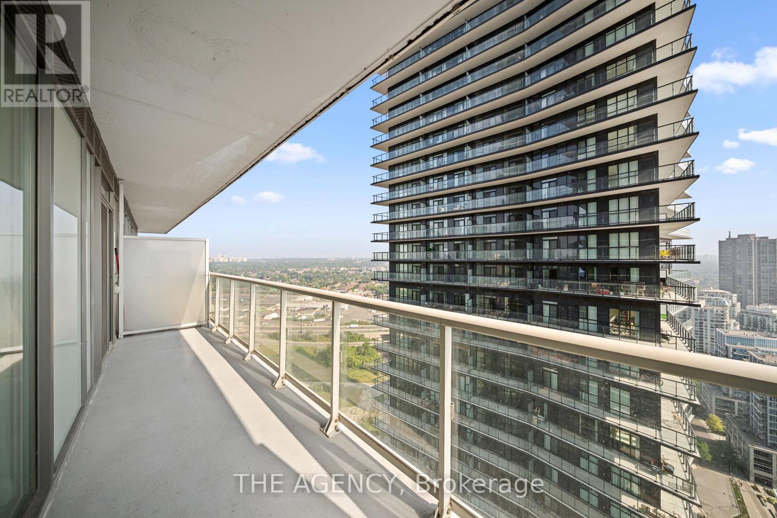 Photo 25 of 3309 56 Annie Craig Drive, Toronto ON