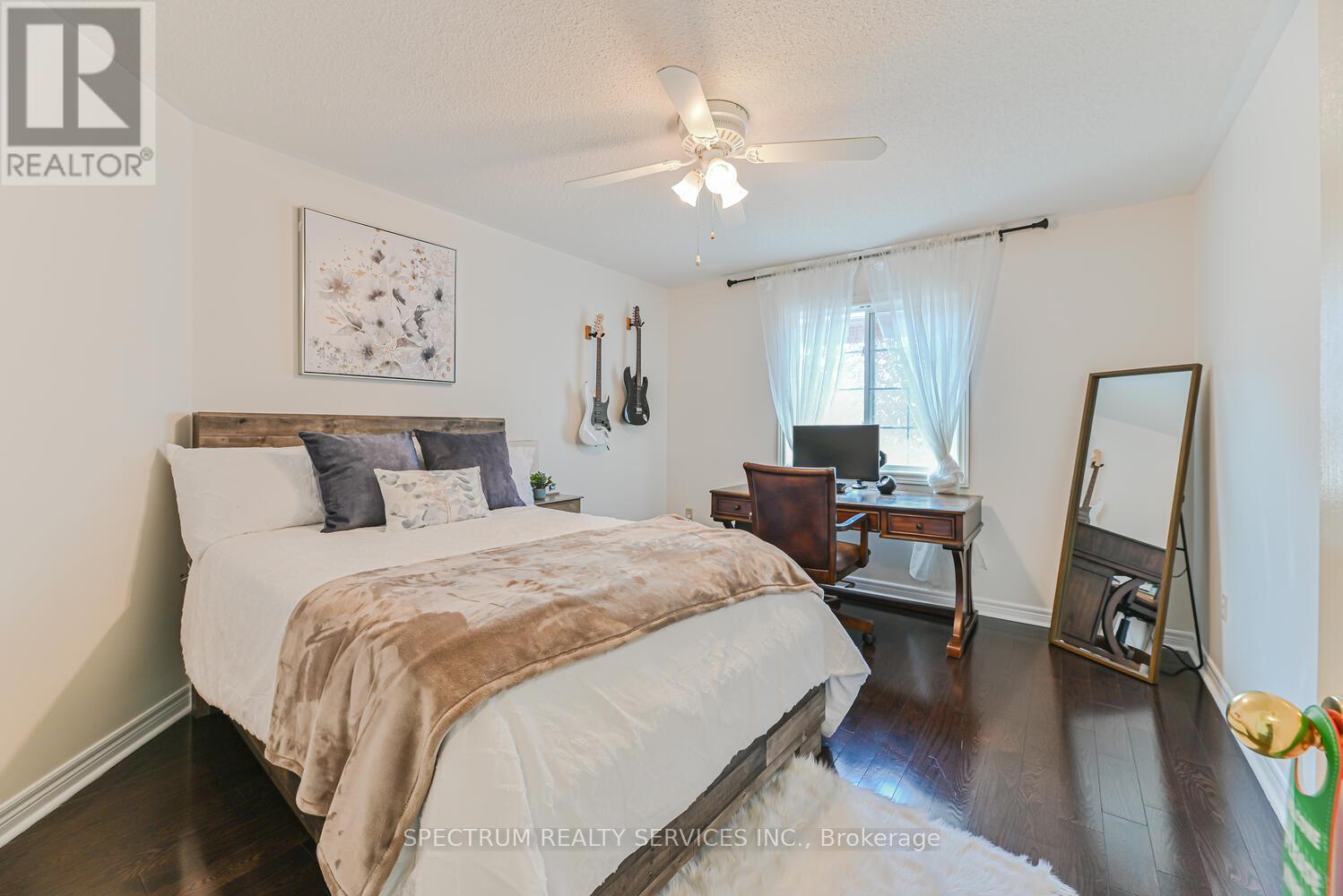 Photo 6 of 68 Robarts Drive, Milton ON