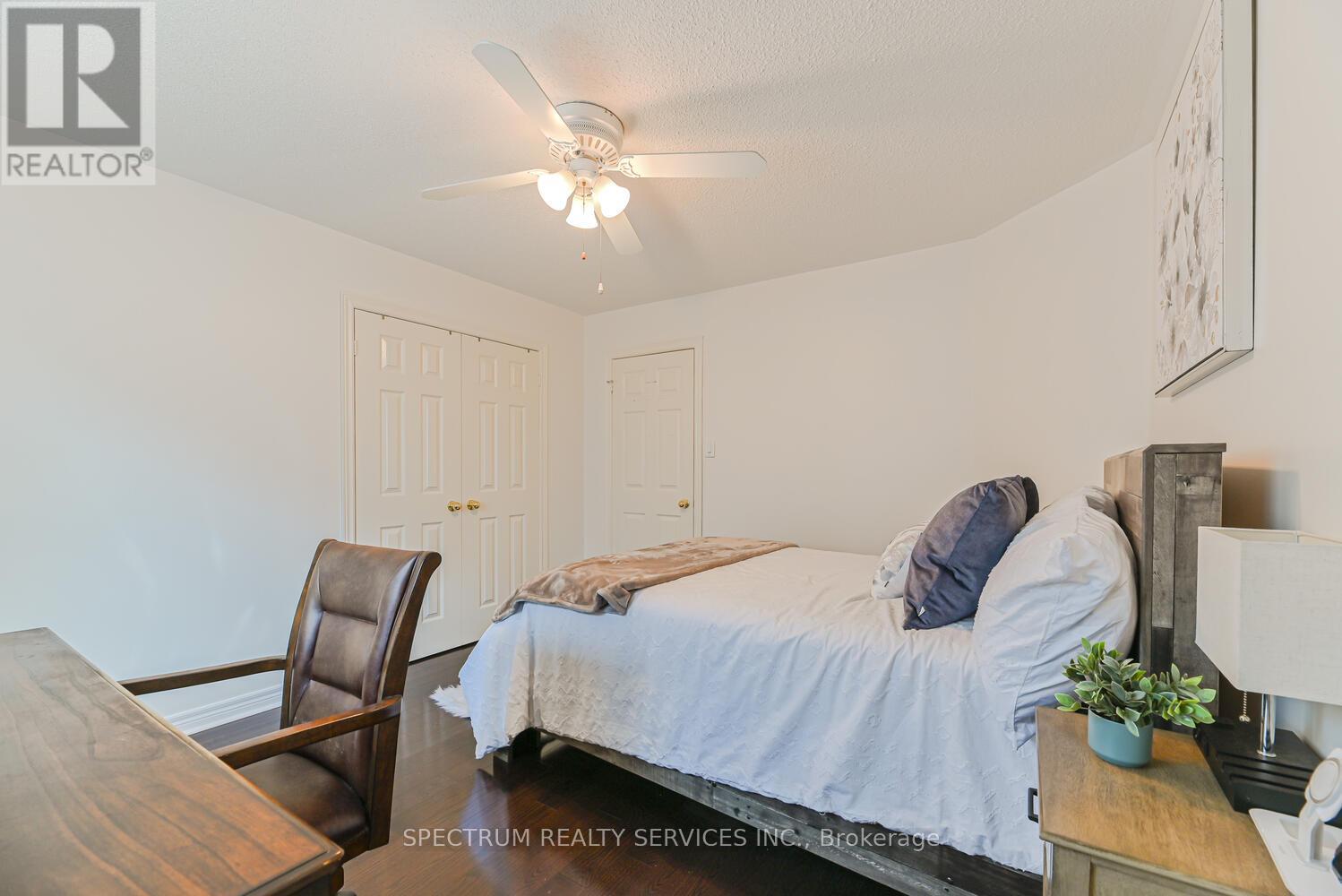 Photo 42 of 68 Robarts Drive, Milton ON