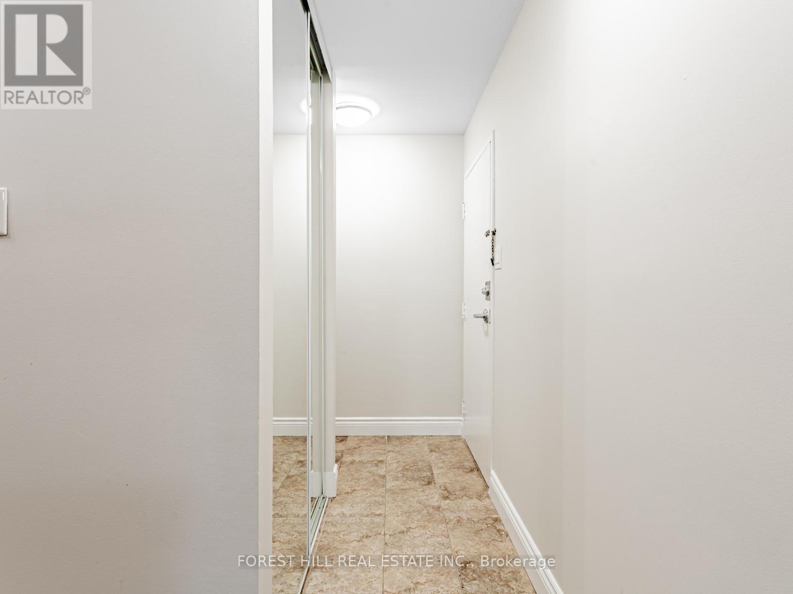 Photo 7 of 2631 B 2633 Yonge Street, Toronto ON