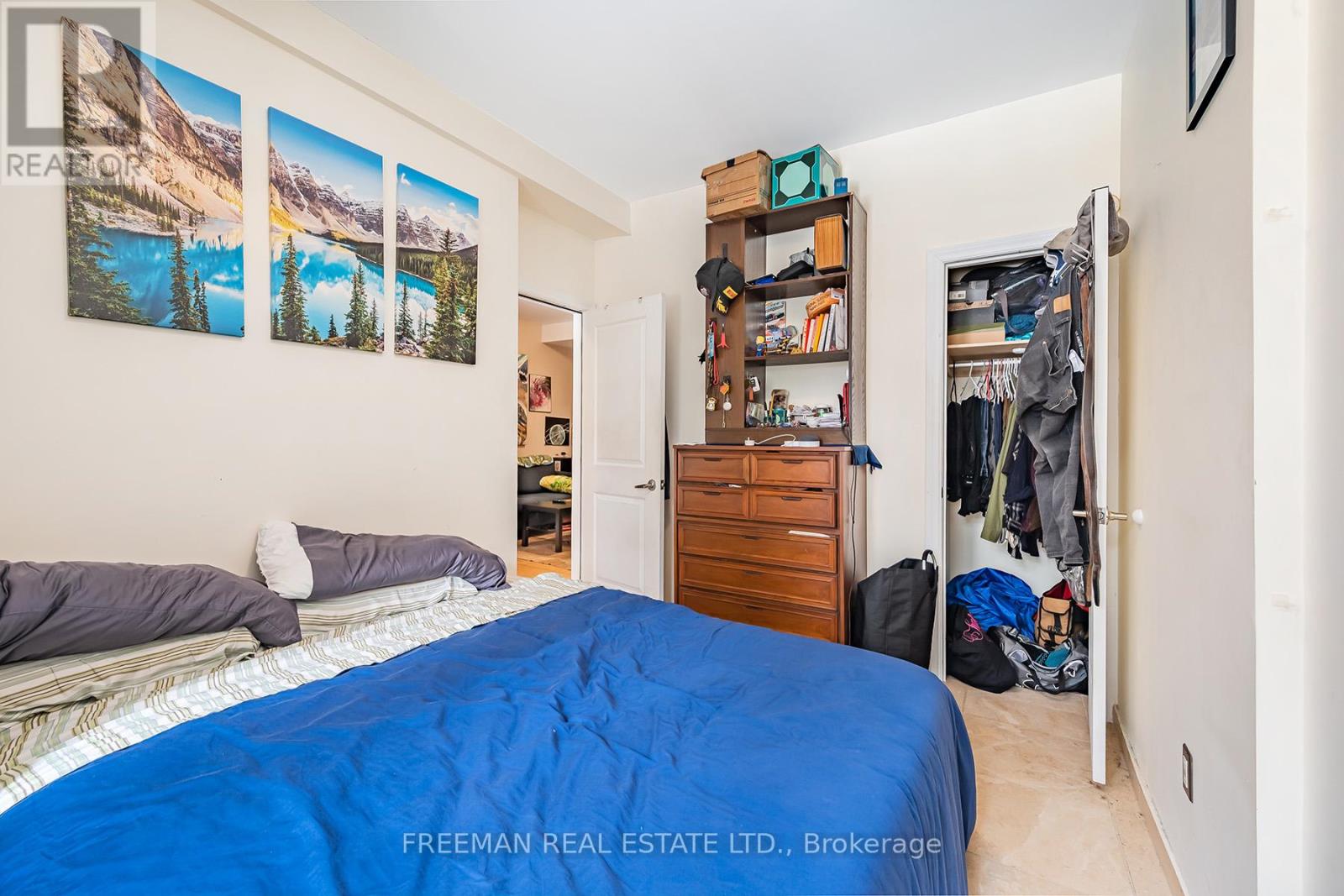 Photo 11 of 426 Brunswick Avenue, Toronto ON