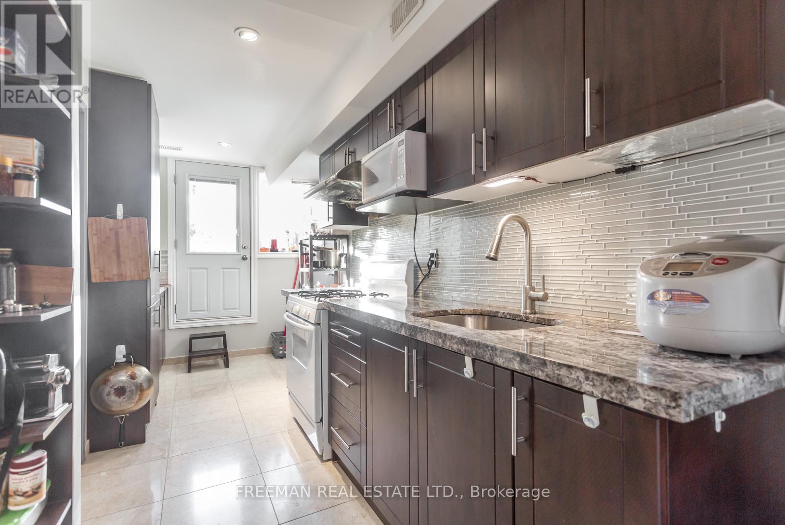 Photo 8 of 426 Brunswick Avenue, Toronto ON